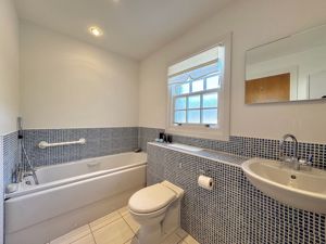 Photo 25- click for photo gallery